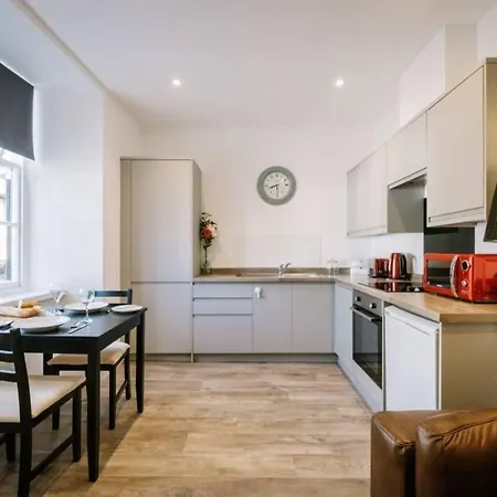 Apartment Oak View Flat In Central Bowness-on-windermere, Lake District *