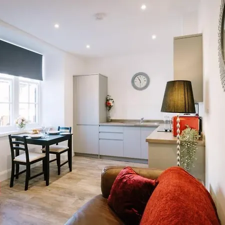 Oak View Flat In Central Bowness-on-windermere, Lake District *