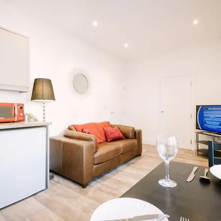 Oak View Flat In Central Bowness-on-windermere, Lake District *