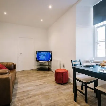 Oak View Flat In Central Bowness-on-windermere, Lake District *