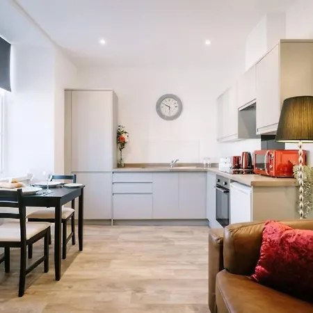 Oak View Flat In Central Bowness-on-windermere, Lake District Apartment *